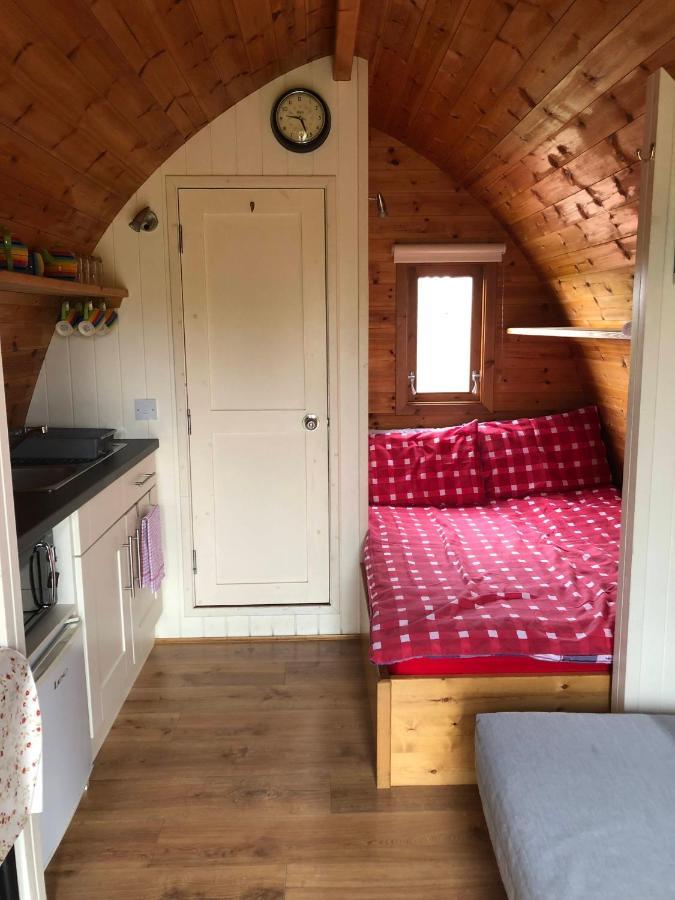 The Rainbow Pod Villa Milltown Malbay Exteriör bild