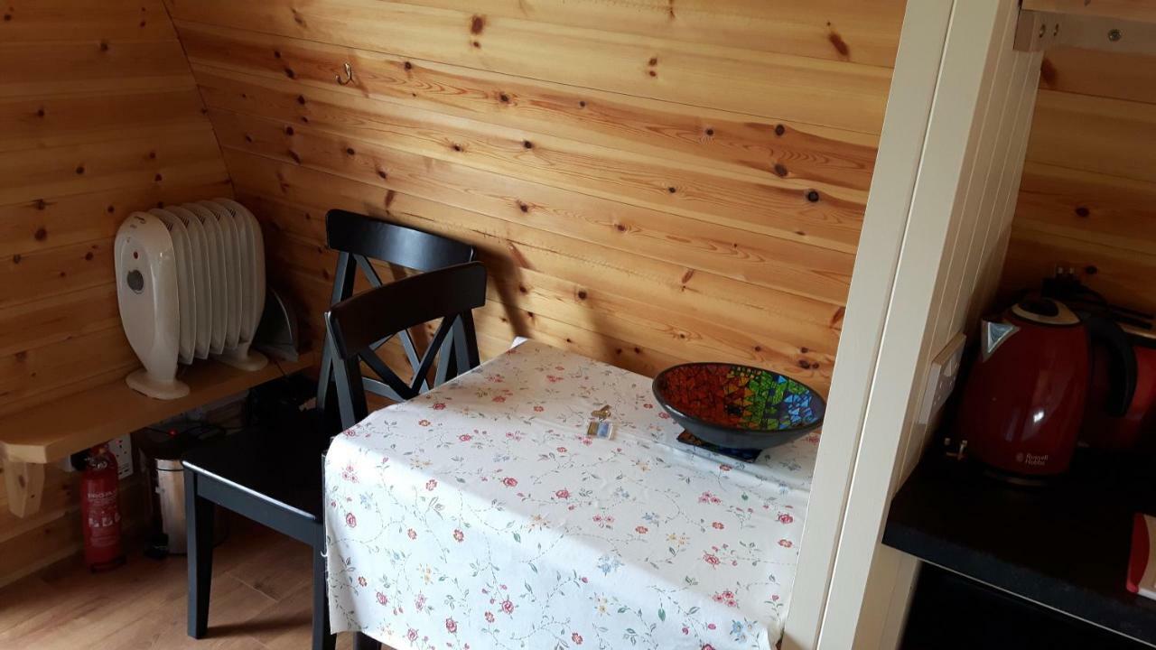 The Rainbow Pod Villa Milltown Malbay Exteriör bild