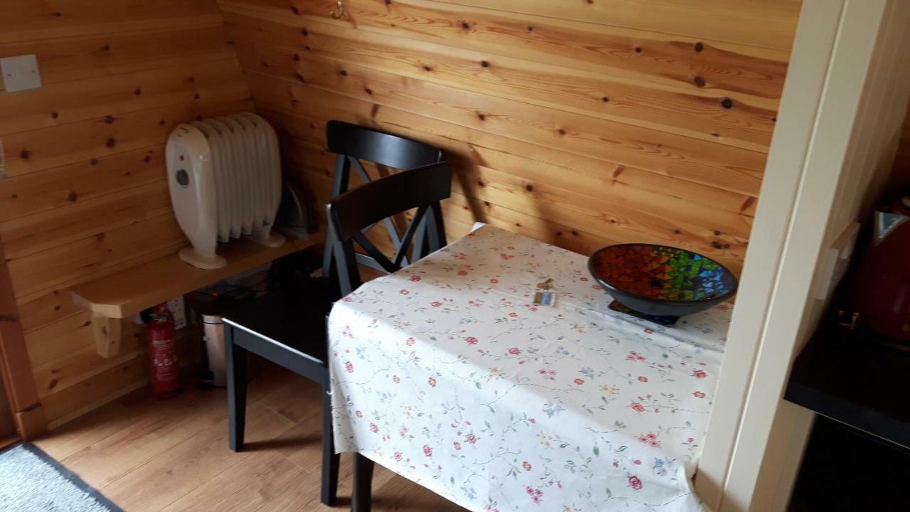 The Rainbow Pod Villa Milltown Malbay Exteriör bild